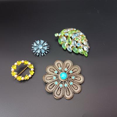 FILIGREE SILVER AND 3 OTHER UNIQUE BROOCHES
