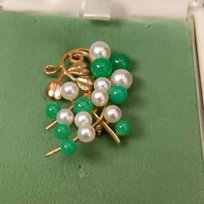 PRETTY PINS AND BROOCHES