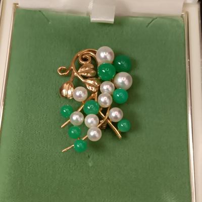 PRETTY PINS AND BROOCHES