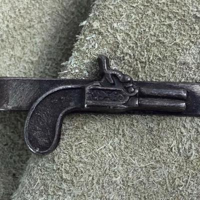 vintage gun MEN'S SILVER DERRINGER PISTOL TIE CLIP CLASP 