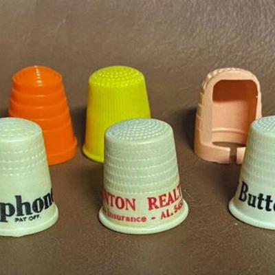 lot vintage plastic Advertising Thimbles 