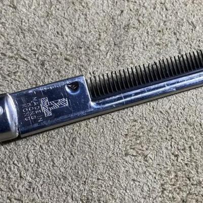 retro FOLDING POCKET COMB 1960s Switch Comb~~