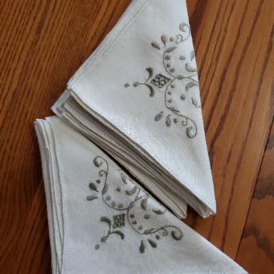 Vintage Hand Embroidered Off White Linen Tablecloth (about 64"x98") & 12 Coordinating Napkins