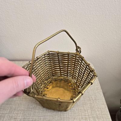 Gold basket