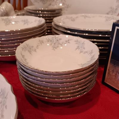 MIKASA FINE CHINA 8 PLACE SETTING W/EXTRAS PLUS CRYSTAL BOWLS AND A RELISH DISH