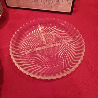 MIKASA FINE CHINA 8 PLACE SETTING W/EXTRAS PLUS CRYSTAL BOWLS AND A RELISH DISH