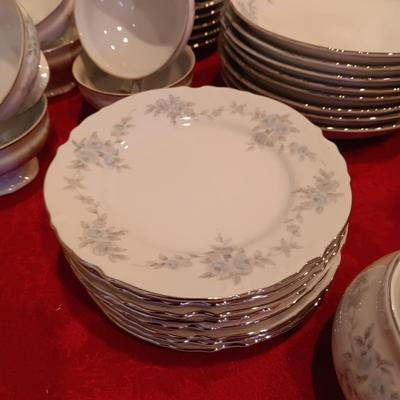 MIKASA FINE CHINA 8 PLACE SETTING W/EXTRAS PLUS CRYSTAL BOWLS AND A RELISH DISH