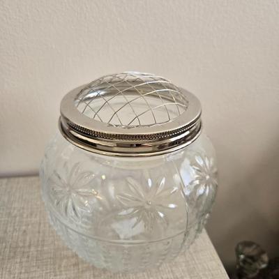Jar for flower display