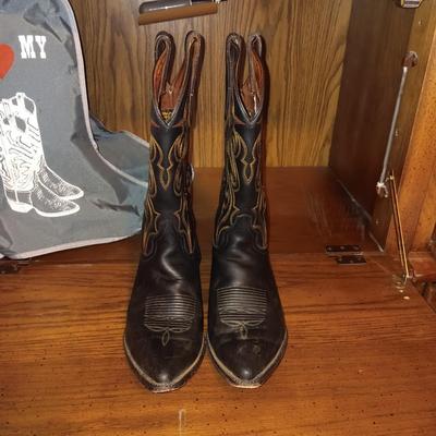 MEN'S CABORCA LEATHER WESTERN BOOTS WITH BOOT BAG SIZE 10D