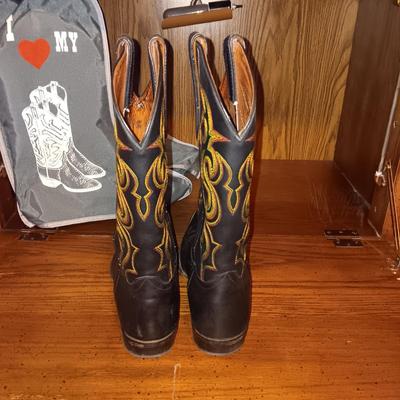 MEN'S CABORCA LEATHER WESTERN BOOTS WITH BOOT BAG SIZE 10D