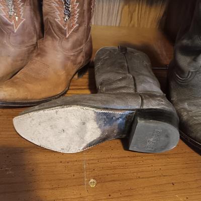 MEN'S LEATHER WESTERN BOOTS WITH SOME WEAR SIZE 10
