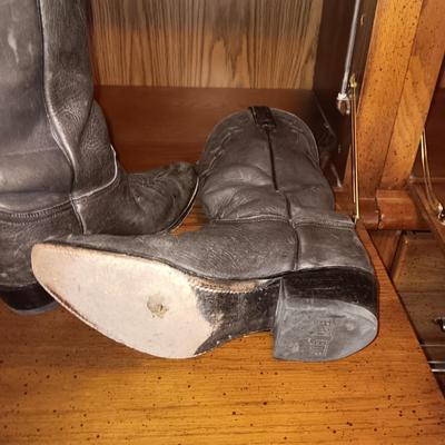 MEN'S LEATHER WESTERN BOOTS WITH SOME WEAR SIZE 10