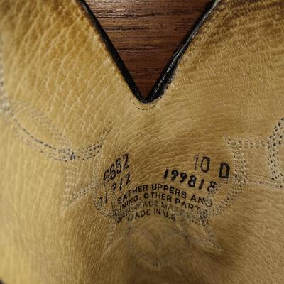 MEN'S LEATHER WESTERN BOOTS WITH SOME WEAR SIZE 10