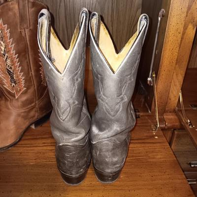 MEN'S LEATHER WESTERN BOOTS WITH SOME WEAR SIZE 10