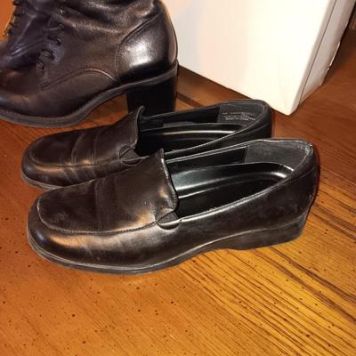 LADIES NINE WEST SHORT BOOTS (8.5) AND SLIP ON SHOES (8.5)