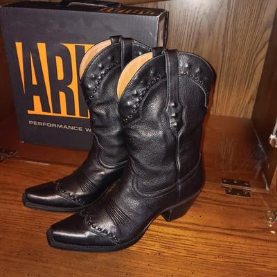 NEW LADIES ARIAT LEATHER WESTERN BOOTS SIZE 9