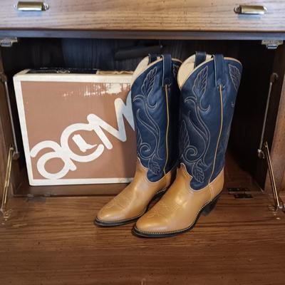LIKE NEW LADIES ACME LEATHER WESTERN BOOTS SIZE 8.5