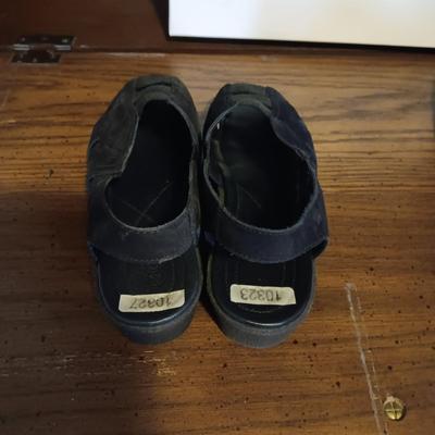 LIKE NEW LADIES ECCO (39) AND LAND'S END (9) SHOES