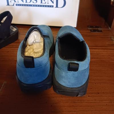 LIKE NEW LADIES ECCO (39) AND LAND'S END (9) SHOES