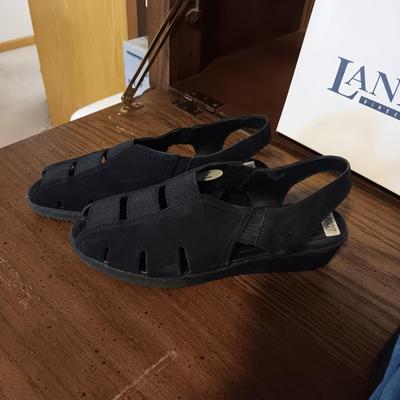 LIKE NEW LADIES ECCO (39) AND LAND'S END (9) SHOES