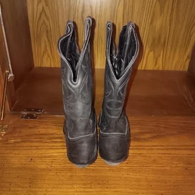 LADIES WESTERN BOOTS SIZE 9