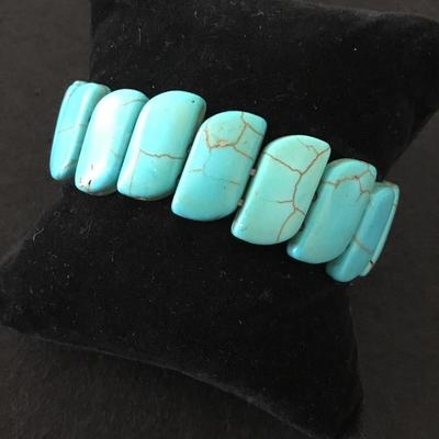 Faux turquoise stone stretch bracelet