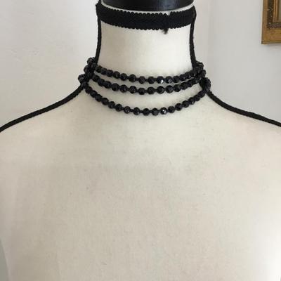 Beautiful vintage, faceted black glass three strand choker beaded necklace