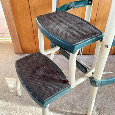 LOT 123F: Vintage Cosco Step Stool