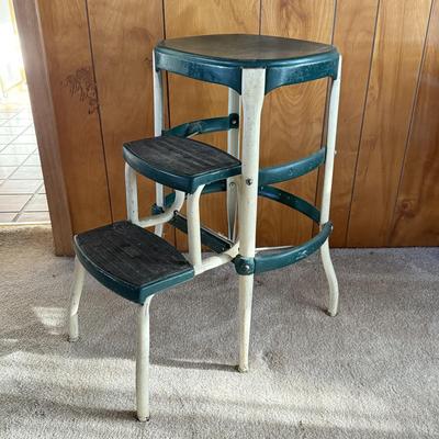 LOT 123F: Vintage Cosco Step Stool