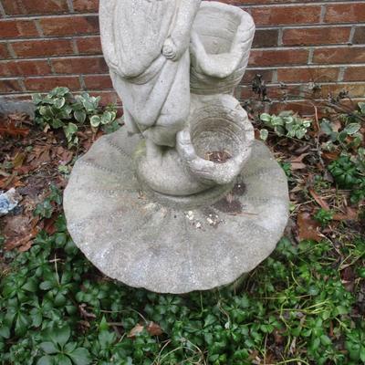 Concrete Women Statue