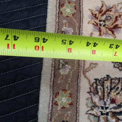 Approx 46" x 73" Area Rug