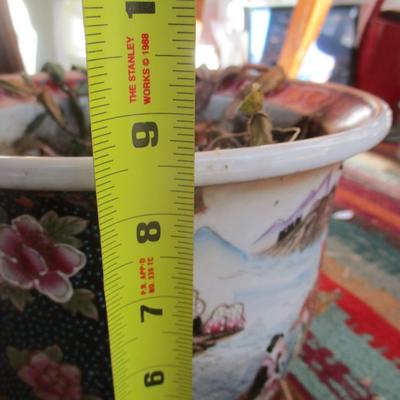 Hand Painted Chinese Ceramic Pot