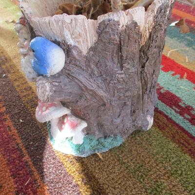 Resin Solar Light Mushroom & Gnome Planter