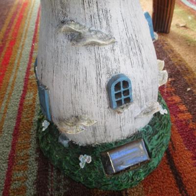 Resin Solar Light Mushroom & Gnome Planter