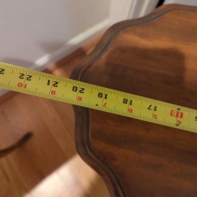Pair Of Side Tables - Antique Tilt Top Piecrust Table