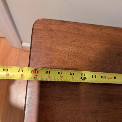Pair Of Side Tables - Antique Tilt Top Piecrust Table