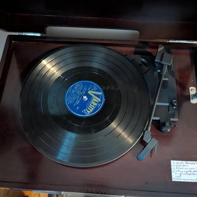 Closely Record Player AM/FM Radio