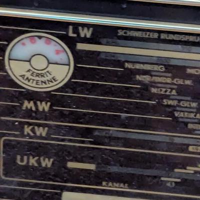 Grundig 5000 AM/FM Radio