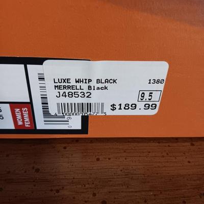 LADIES MERRELL BOOTS SIZE 9.5
