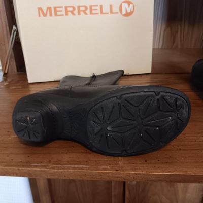 LADIES MERRELL BOOTS SIZE 9.5