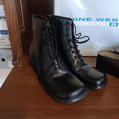 NINE WEST SHORT BOOTS (9.5) AND A PAIR OF MUSHROOM CLOGS (9.5)