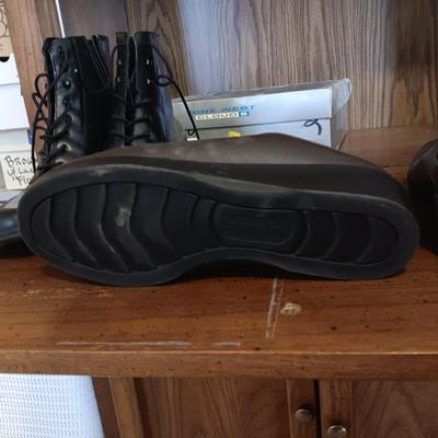 NINE WEST SHORT BOOTS (9.5) AND A PAIR OF MUSHROOM CLOGS (9.5)