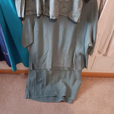 LADIES DRESSES SIZE LARGE AND UP