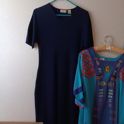 LADIES DRESSES SIZE LARGE AND UP
