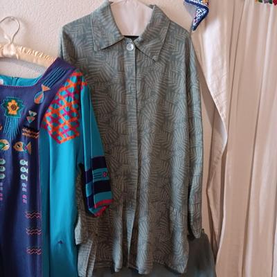 LADIES DRESSES SIZE LARGE AND UP