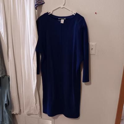 LADIES DRESSES SIZE LARGE AND UP