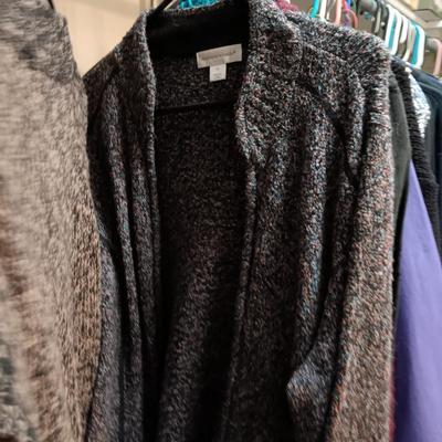 LADIES CASUAL TOPS AND SCARVES SIZE L- XL