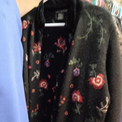 LADIES CASUAL TOPS AND SCARVES SIZE L- XL