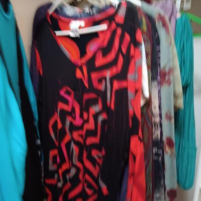 LADIES CASUAL TOPS AND SCARVES SIZE L- XL