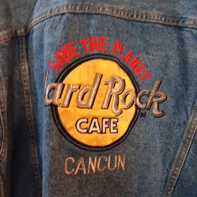 DENIM HARD ROCK CAFE JACKET WITH VARIOUS HARD ROCK PINS (XL)